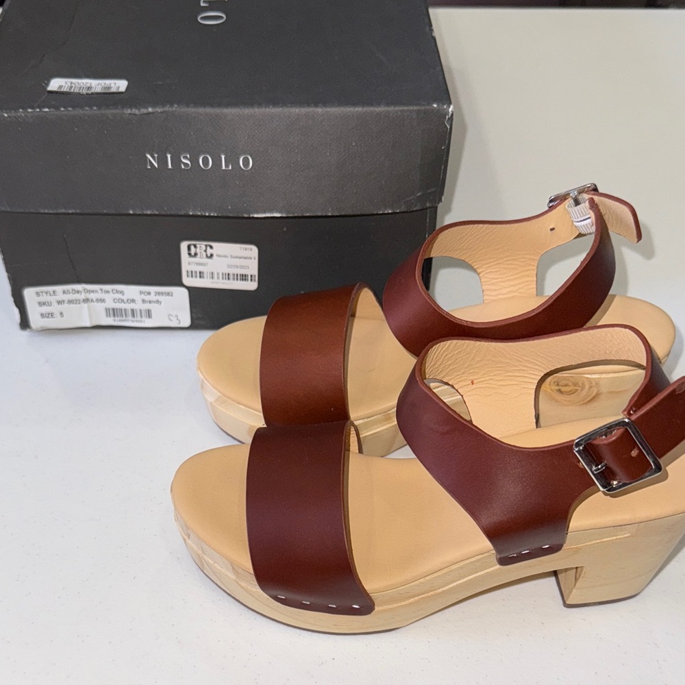 Nisolo Tan and Brown Leather Women's Sandals